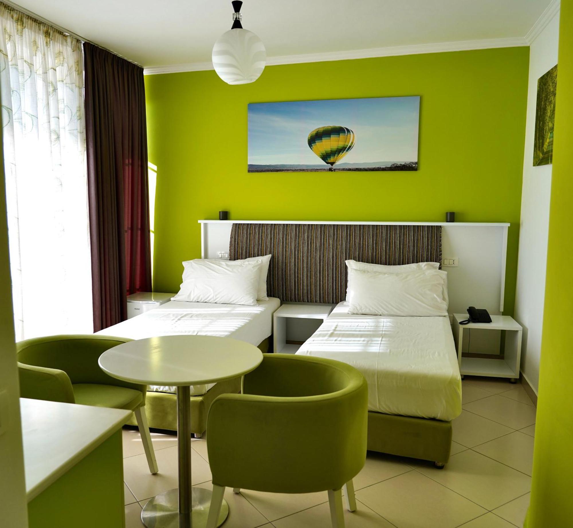 Hotel Monaco&garden Golem (Tirana)